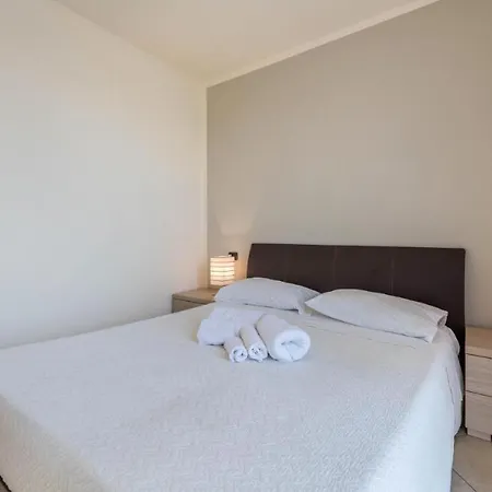 Acqua E Sole: Casa Con Piscina E Area Solarium * Raffa