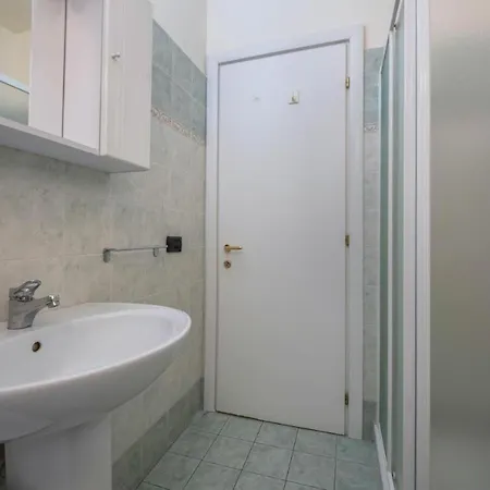 Acqua E Sole: Casa Con Piscina E Area Solarium Raffa