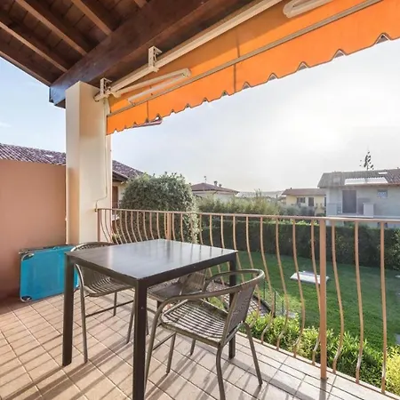 Acqua E Sole: Casa Con Piscina E Area Solarium